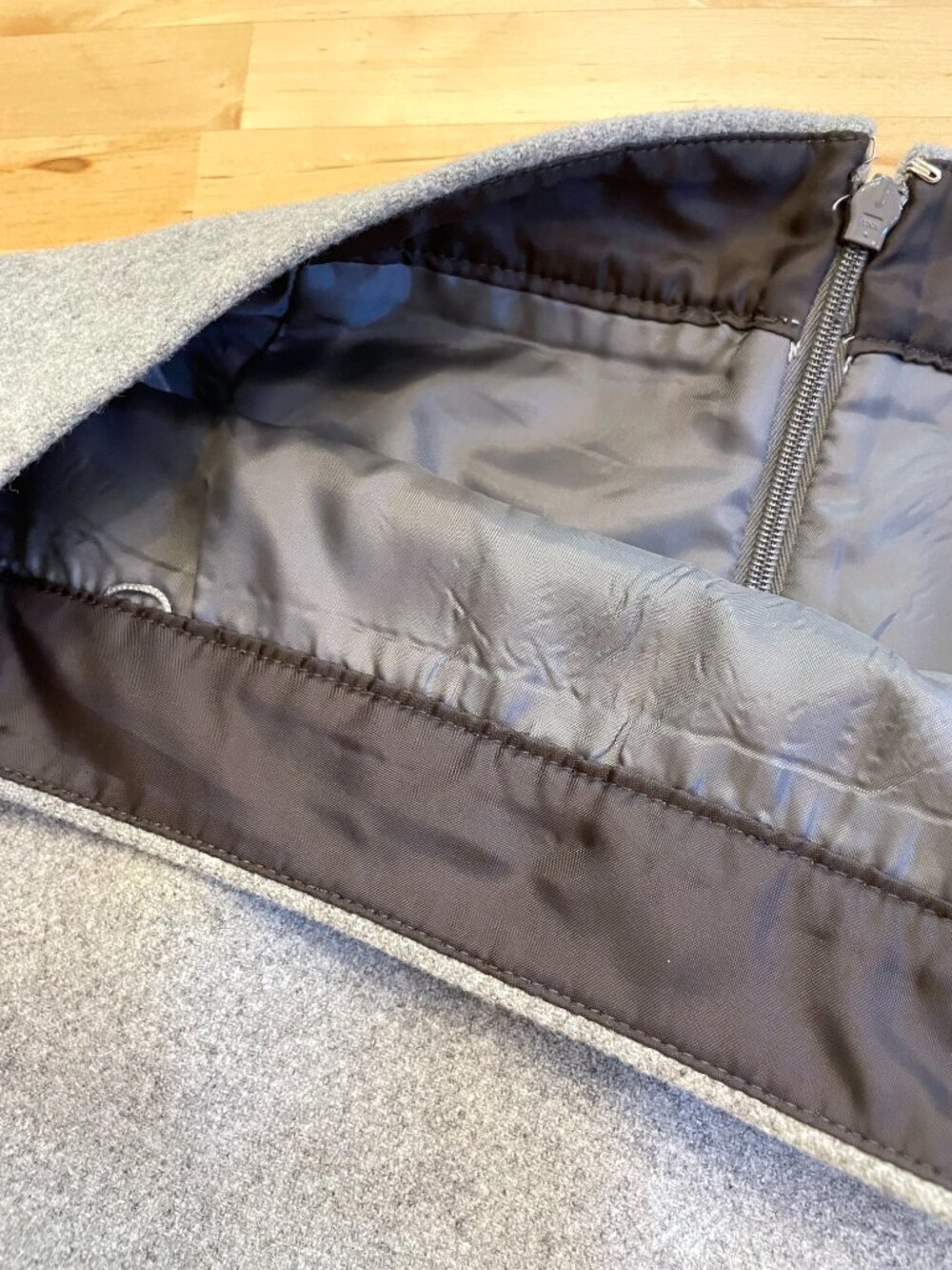 J.Crew Gray Wool Pencil Skirt w/ Rear Slit, Sz 6, Classic Office Siren - Picture 10 of 14
